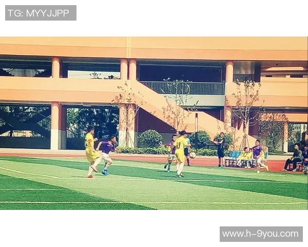 挑选最好的室内足球鞋助你在场上尽显风采与实力 挑选最好的室内足球鞋助你在场上尽显风采与实力